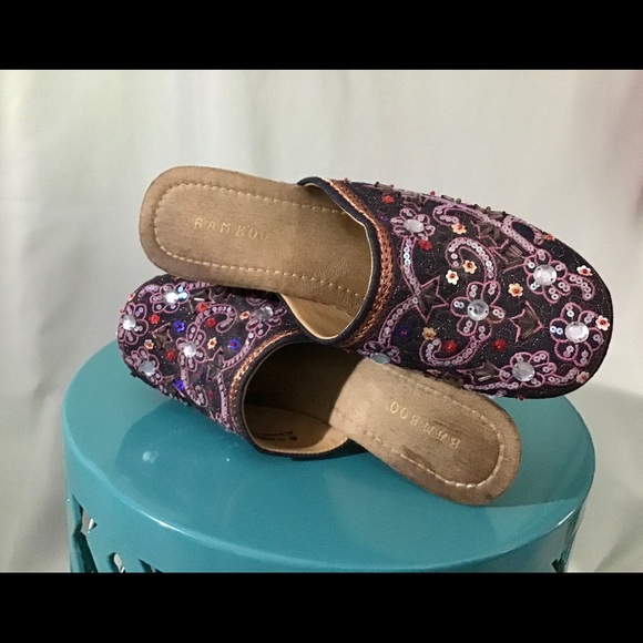 >>Clogs<<Purple with rhinestones and sequins. Cute - Picture 8 of 13